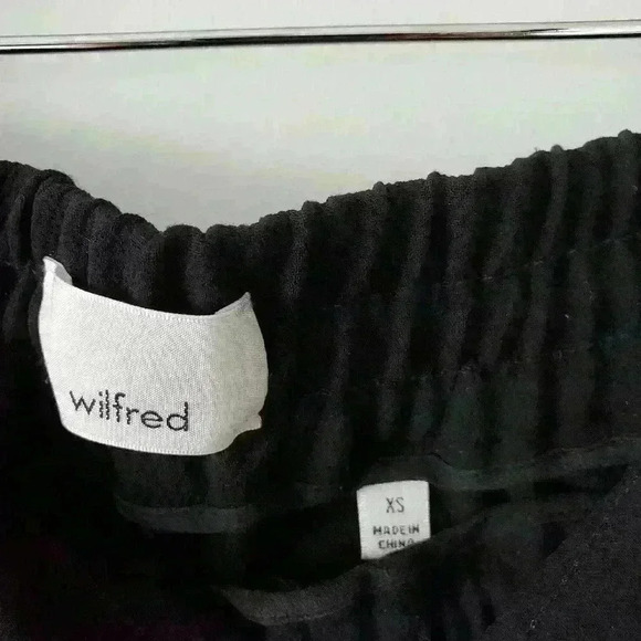 WILFRED joggers with bright pink stripe accents. Size xs - Picture 4 of 7